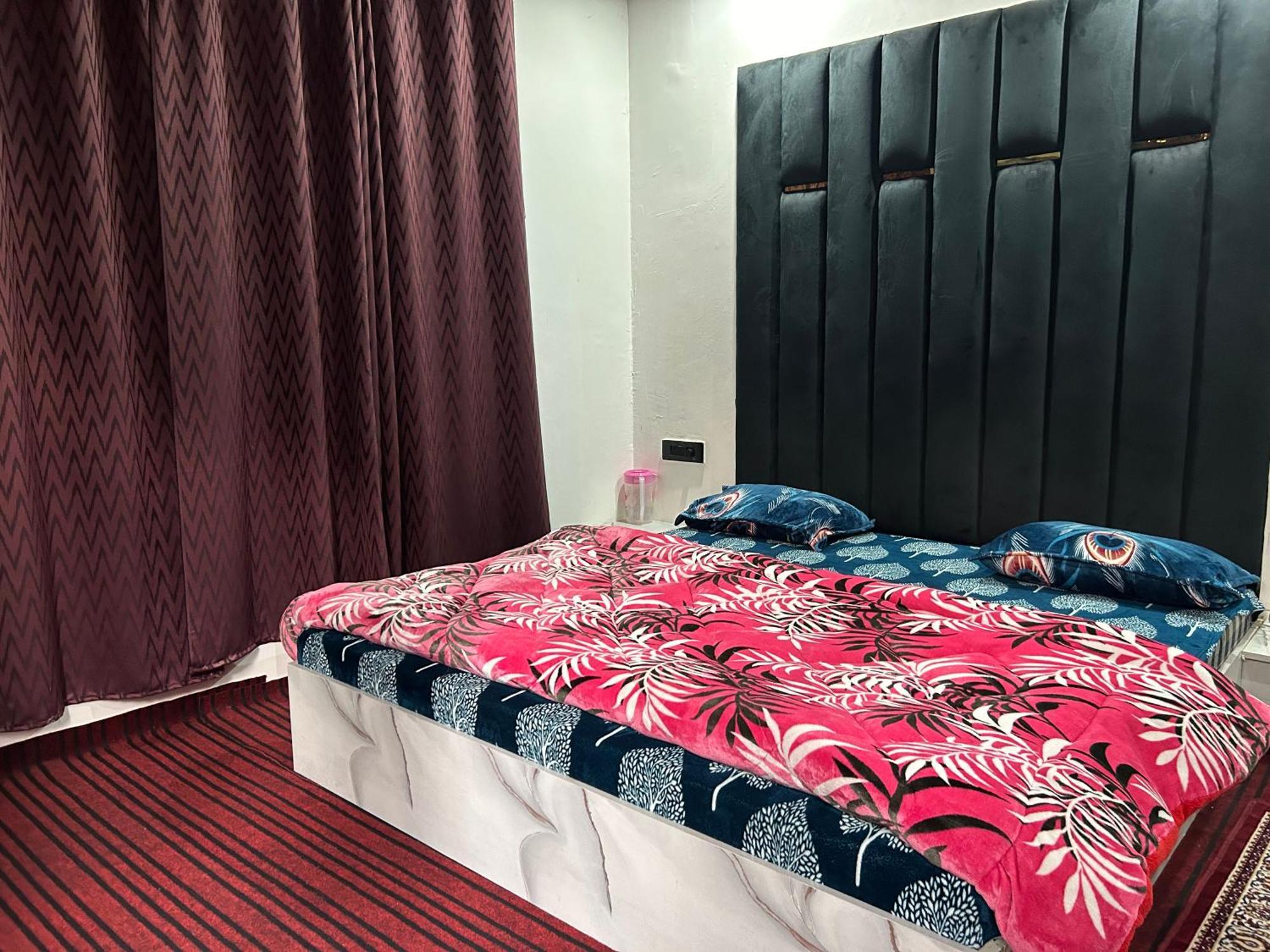 Hotel Resonance Exotic Srinagar  Exterior photo
